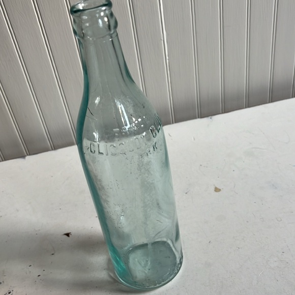 VINTAGE CLICQUOT CLUB TRADE MARK SODA BOTTLE Aqua Embossed Blue Green Glass - Picture 12 of 13